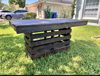 Pallet Rustic Patio Table