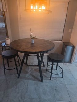 42" Round table W/ two stools