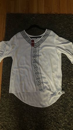 Avenue White Boho Embroidered Top