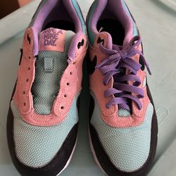 Nike have a nice day Air Max 1  Size 7Y
