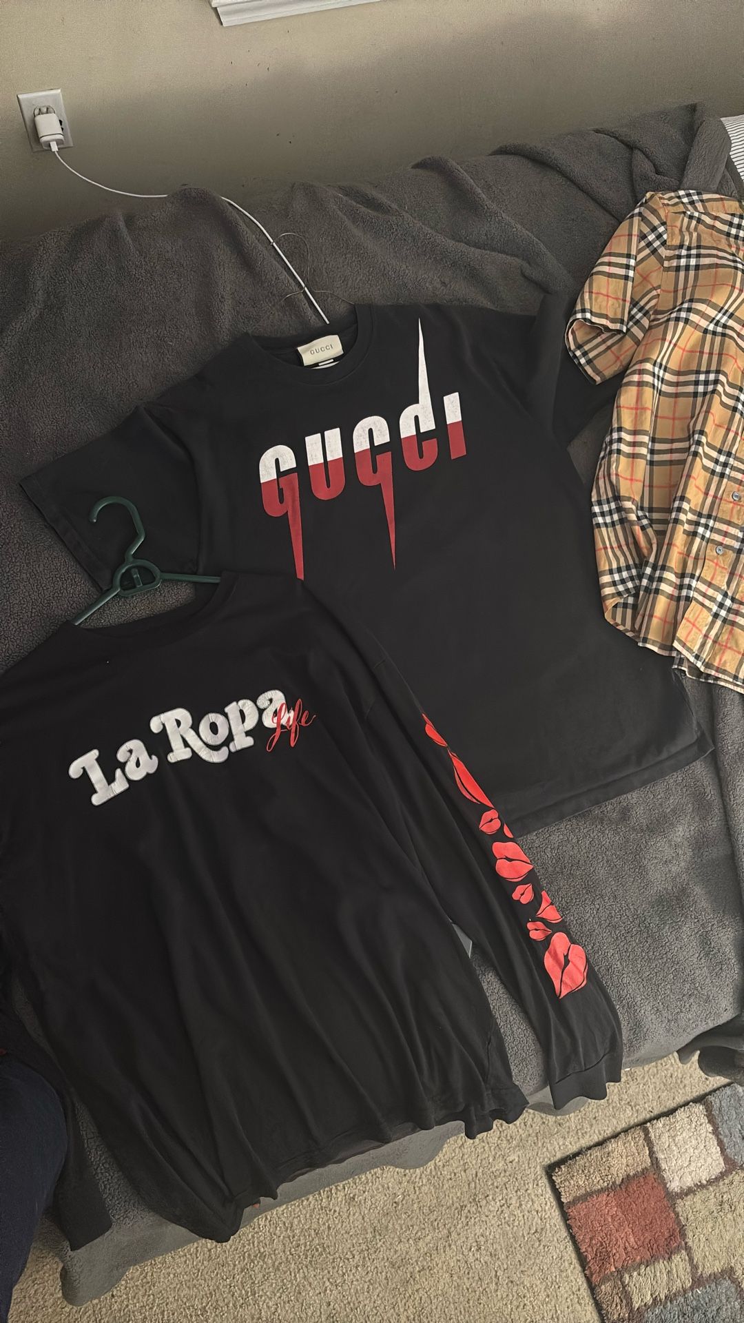 Gucci t Open To Offers, Cost 450$ Brand New Would Like To Get 225 For It