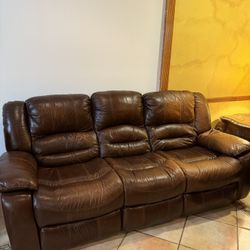 Leather Recliner / Sofa Reclinable