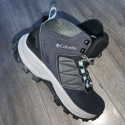 Columbia woman's boats