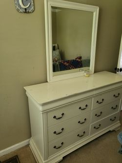 Queen Size Bedroom Set