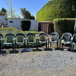 6 Plastic Patio Chairs