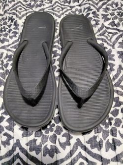 Womans Nike flip flop