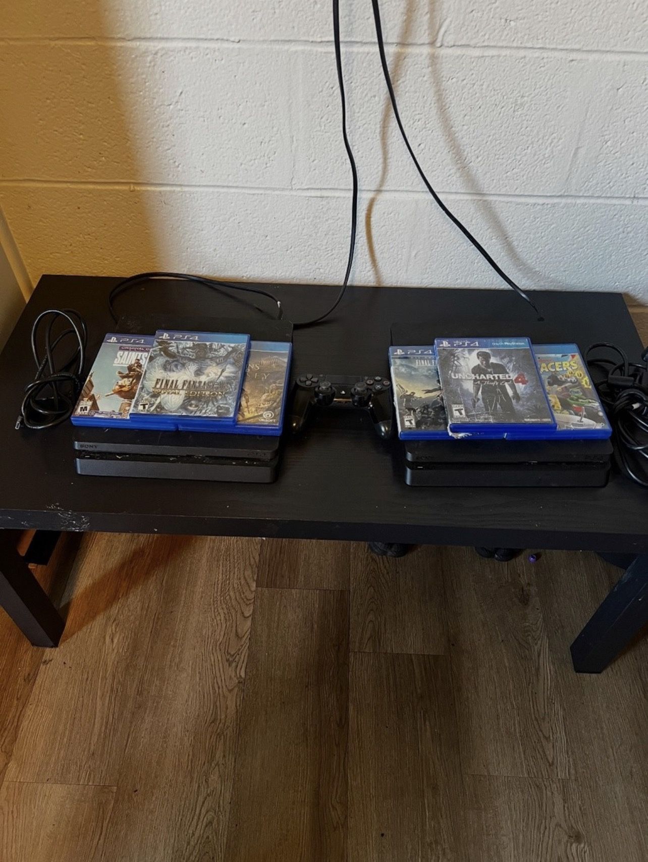 2 PlayStations 4 slim BUNDLE