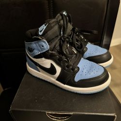 Jordan 1 Retro University blue 9c