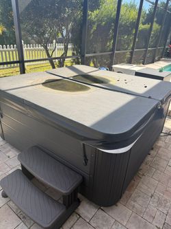 2021 Sunrans SR 878 Hot Tub Good Condition 4-5 Person Capacity - Middleburg, FL