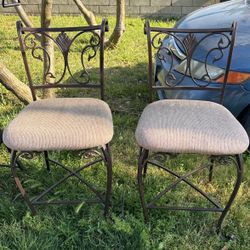 2 Bar Stool/ Chairs 