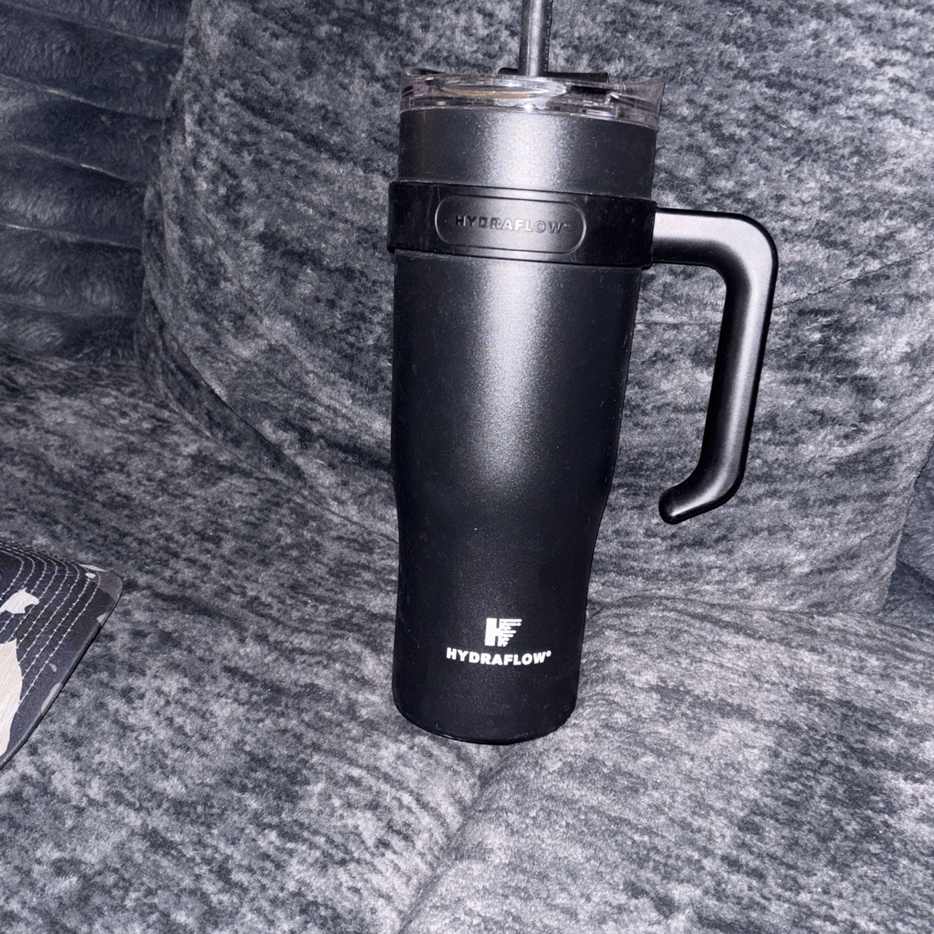 Hydraflow Triple Layered Insulation 40oz Cup With Lid And Straw
