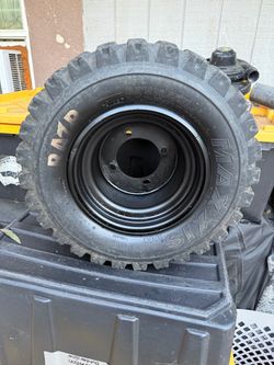 RAZR  aluminum rim and max xs tire