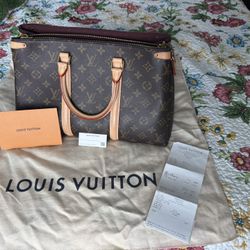 Louis Vuitton Large Used New