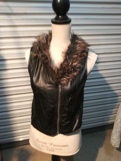 tiff Fur-Collar Black Leather Vest