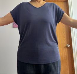 Navy Blue V-Neck Short Sleeve Top