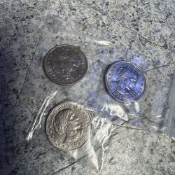 Bottom one is worth more for the special defect