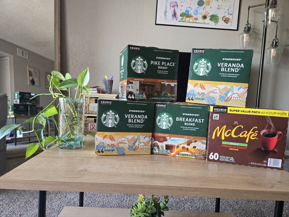 Café Starbucks And MC Café