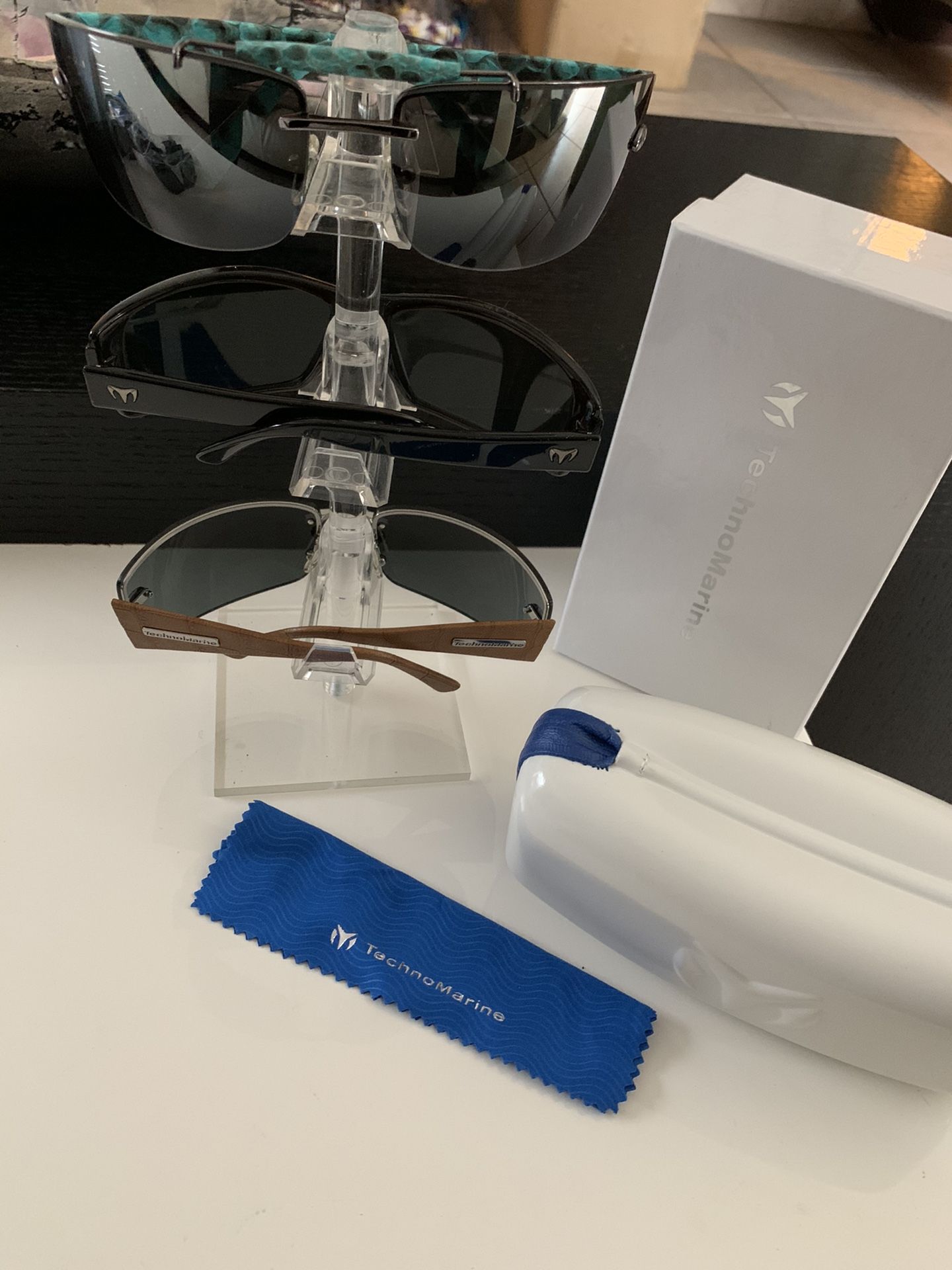 TECHNOMARINE SUNGLASSES 😎! BIG BIG SALE ( THREE)