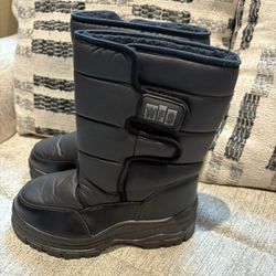 Boys Snow Boots Size 5 Youth 