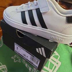 Adidas size 3y