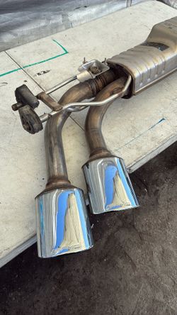 2022 Mercedes-Benz G63 AMG Right Exhaust Muffler w/ Dual Chrome Tips