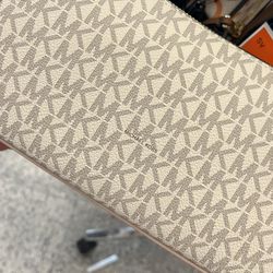 Michale Kors Pink Handbag