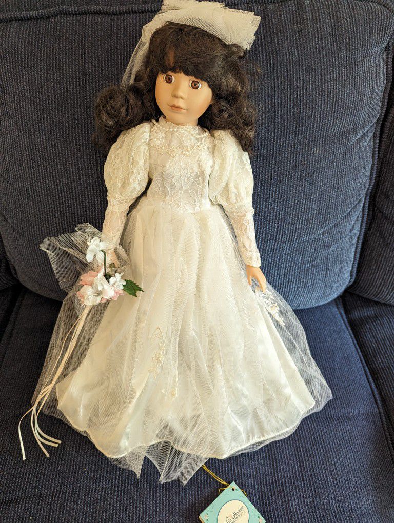 Beautiful Vintage Bridal Doll On Stand 