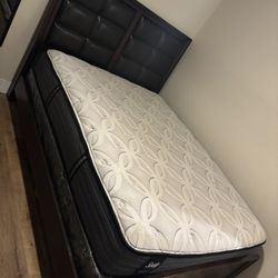 Complete Bedroom/ Recámara Completa 