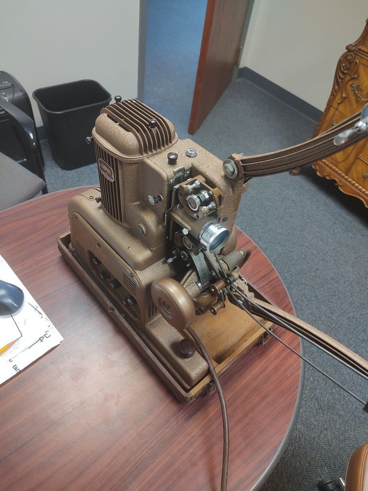 Ampro Vintage Projector 16 MMM