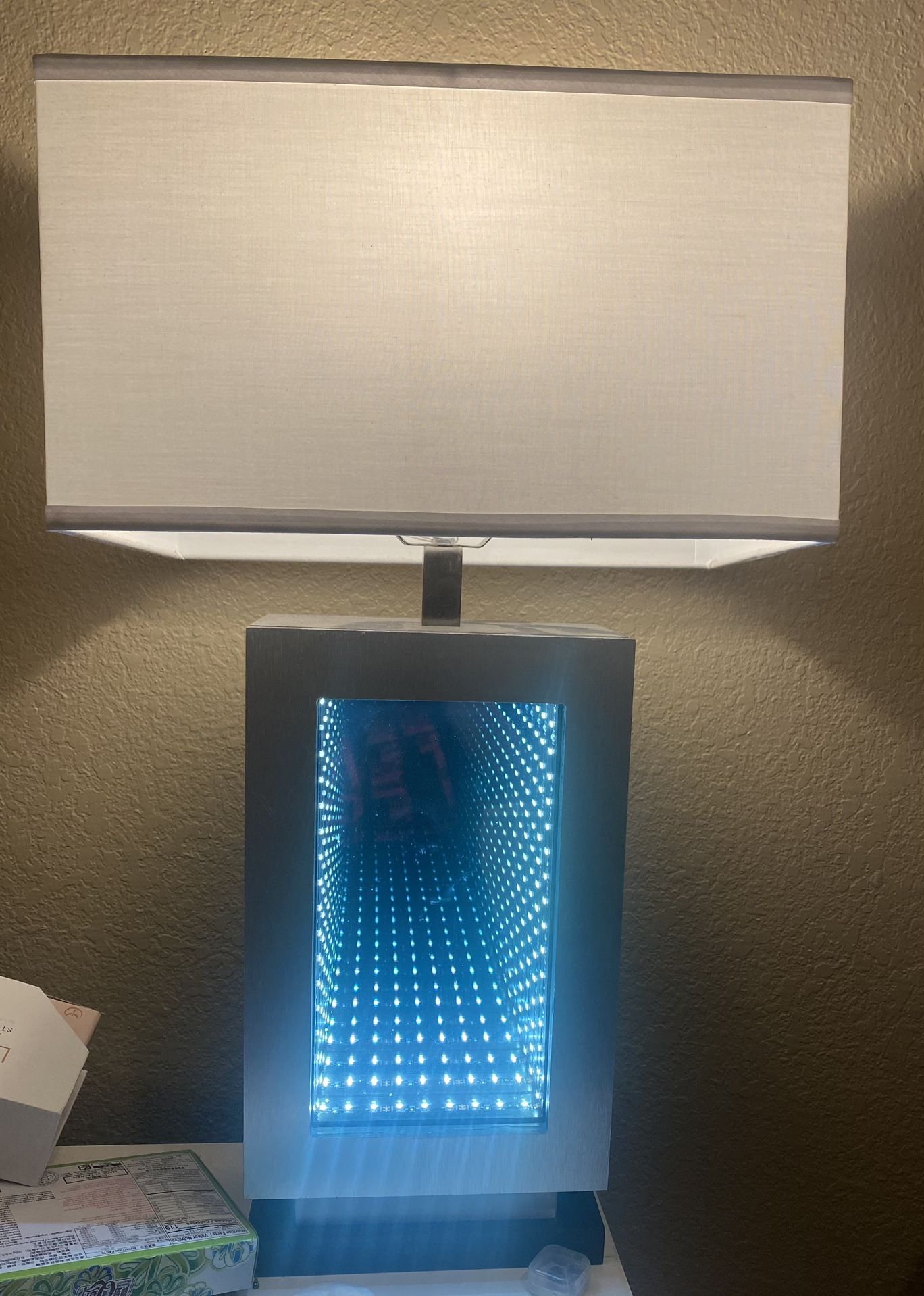 Lamp 22” 3 Settings