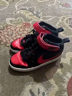 Black and Red Nike Sneakers 6Y