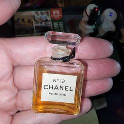 Vintage Chanel No 19 Rare Bottle W/ Perfume 