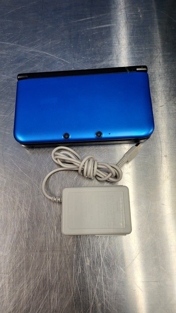 Nintendo 3DS XL W/ Power Cable