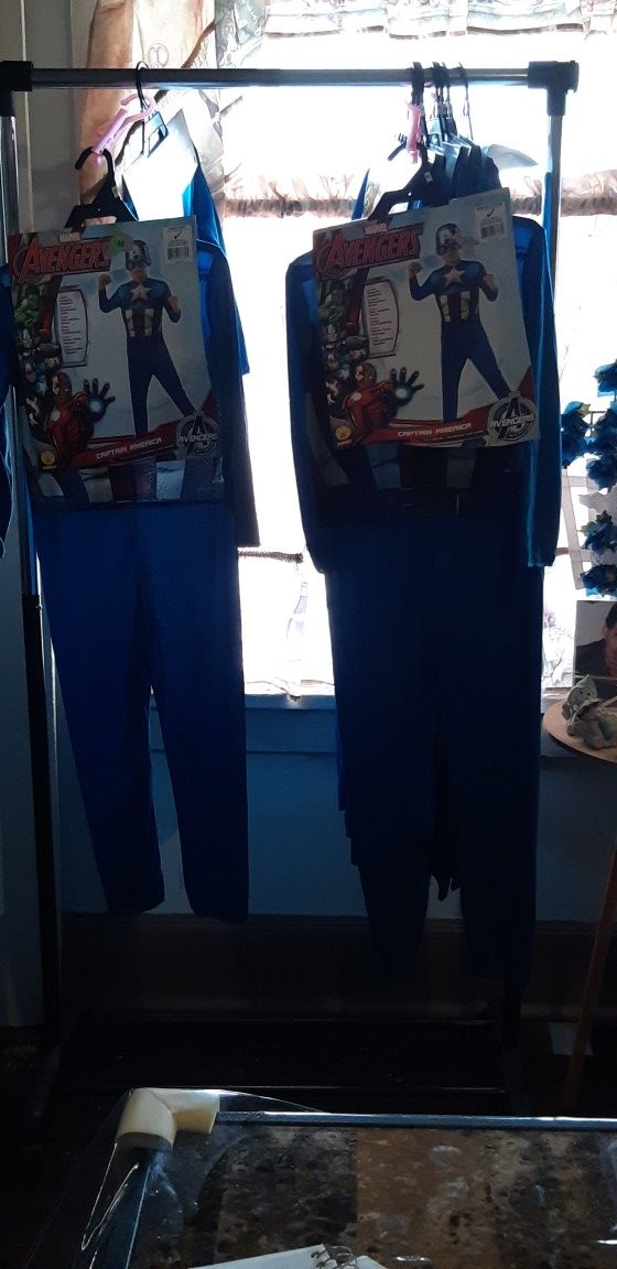 New! Children's Dress Up Costumes (Captain America). Sold Year-round. Central Near Montana/Copia 
