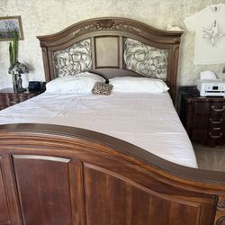 Solid Bedroom Set 
