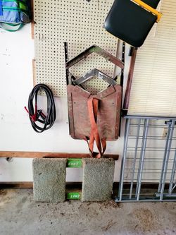 Self Climbing Tree Stand