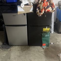 Mini Fridge 