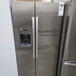 Brand New Ge Fridge. Minor Scratches 
