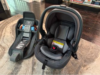 Uppababy Mesa v2 with Base (full set)