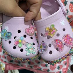 Toddler Crocs Size 6$18