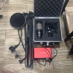 Microphone With All Attachments Needed To Stream!