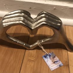 Love Heart Hands Statue Metallic figurine modern art home decor heart emoji model statue modern love hands model decor