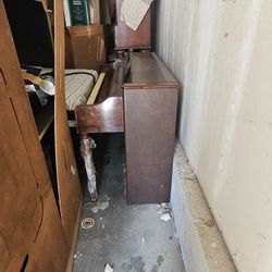 Kimball console upright piano