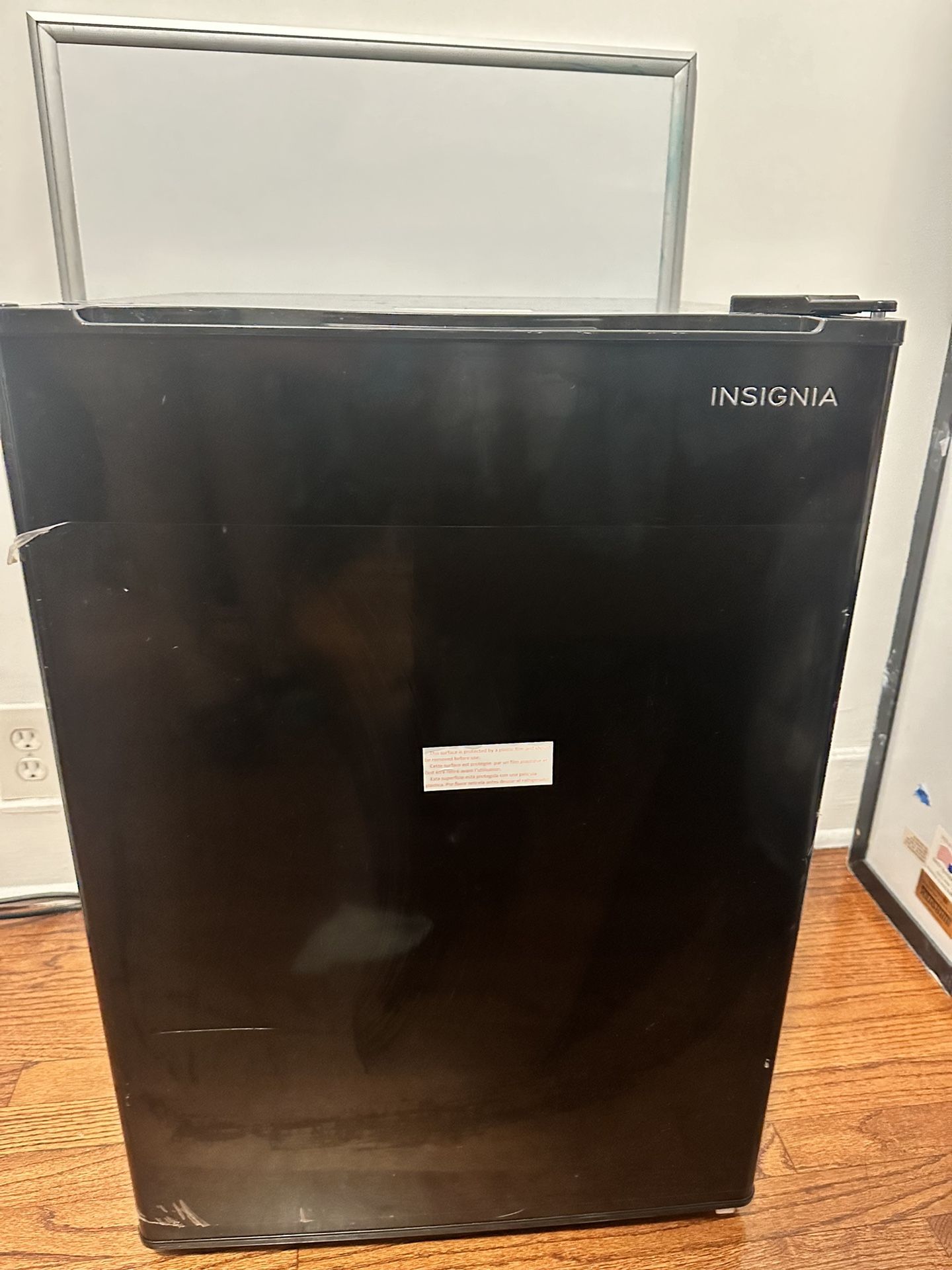 Insignia™ 2.6 Cu. Ft. Mini Fridge Black
