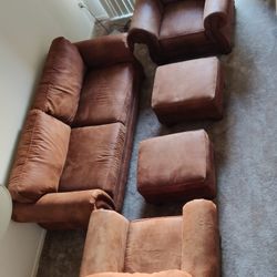 Besset Couch Set In Perfect Condition These Are Expensive