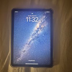  Blue Apple iPad 10th Generation 64GB (10.9”) – Excellent Condition