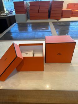 Authentic Hermès Orange Deep Gift / Tableware Box – 6.4” x 6.4” x 4.3”
