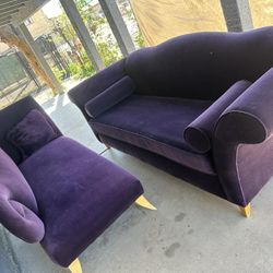 Couches Set $380.  Deliver Available  Cat In Home  No Scratches 