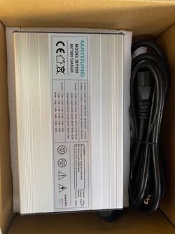 MY900 29.2V 25A Charger 24V 25A LiFePO4 Battery Charger 90V -130V for 8S 24V 70A