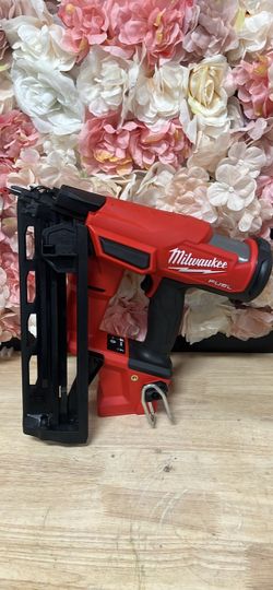 Milwaukee M18 FUEL 18-Volt Lithium-Ion Brushless Cordless Gen II 16-Gauge Angled Finish Nailer (Tool-Only)